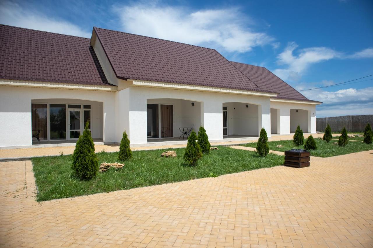 База Відпочинку "Сонячна" Primorskoje Exteriör bild