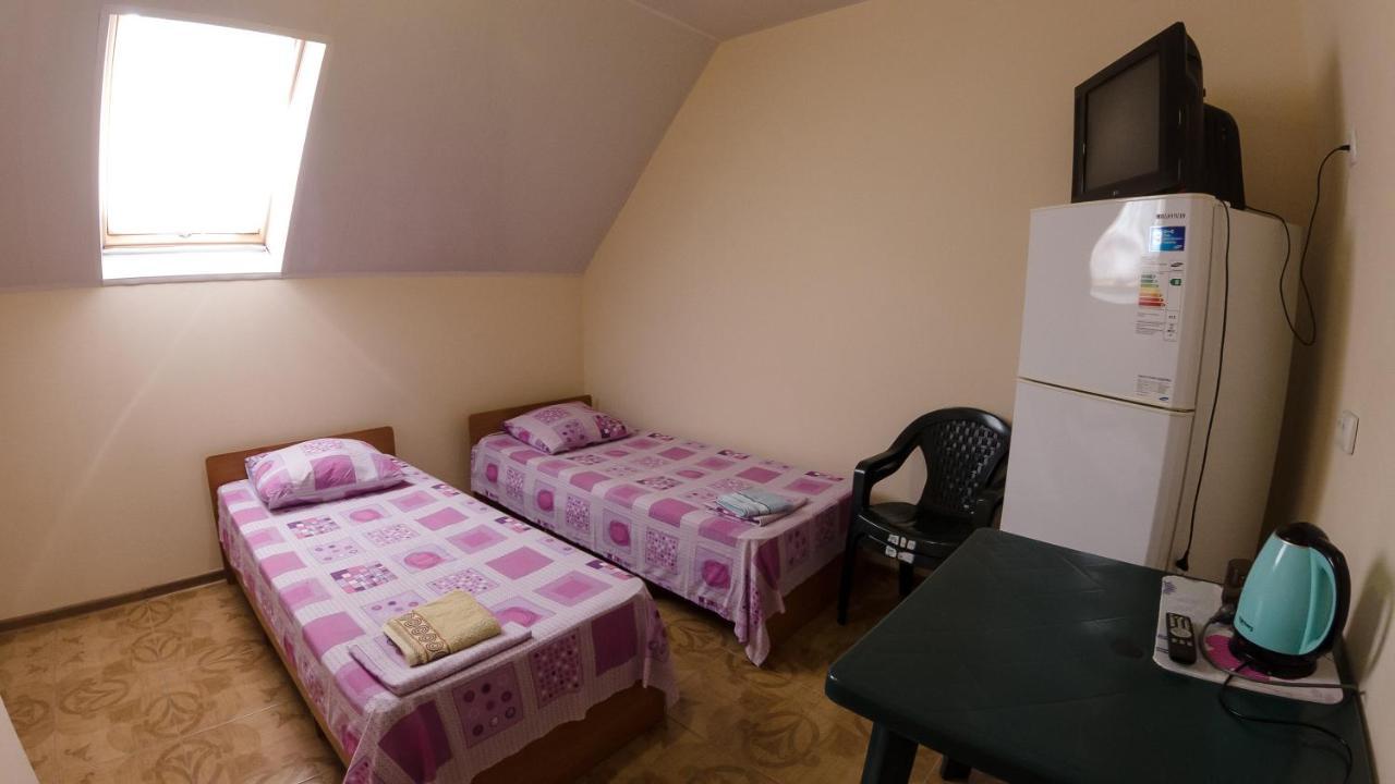 База Відпочинку "Сонячна" Primorskoje Exteriör bild