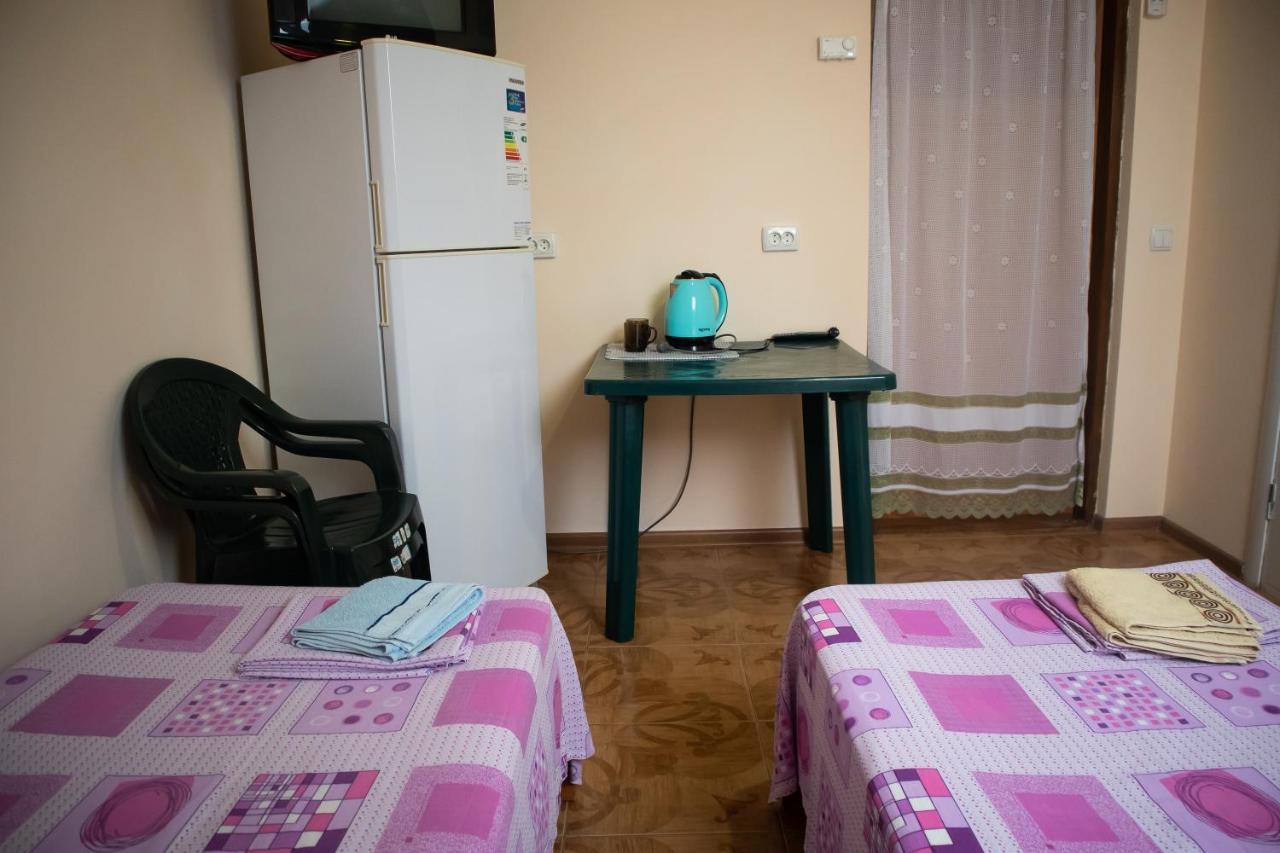 База Відпочинку "Сонячна" Primorskoje Exteriör bild