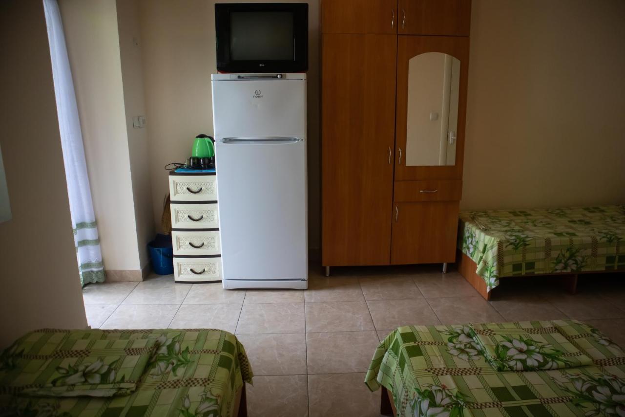 База Відпочинку "Сонячна" Primorskoje Exteriör bild