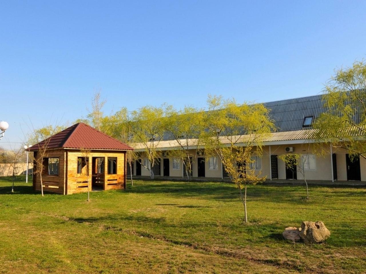База Відпочинку "Сонячна" Primorskoje Exteriör bild