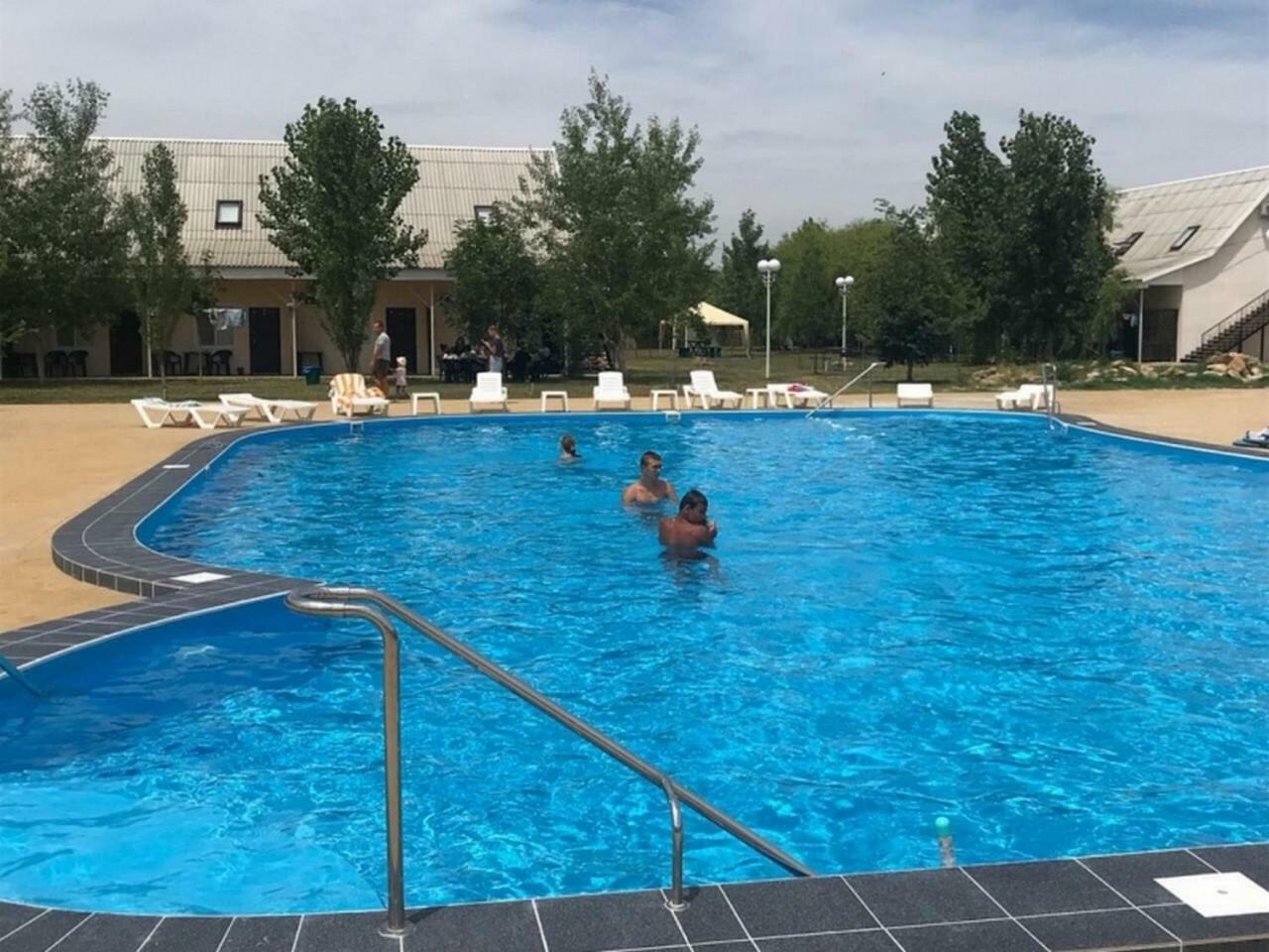 База Відпочинку "Сонячна" Primorskoje Exteriör bild
