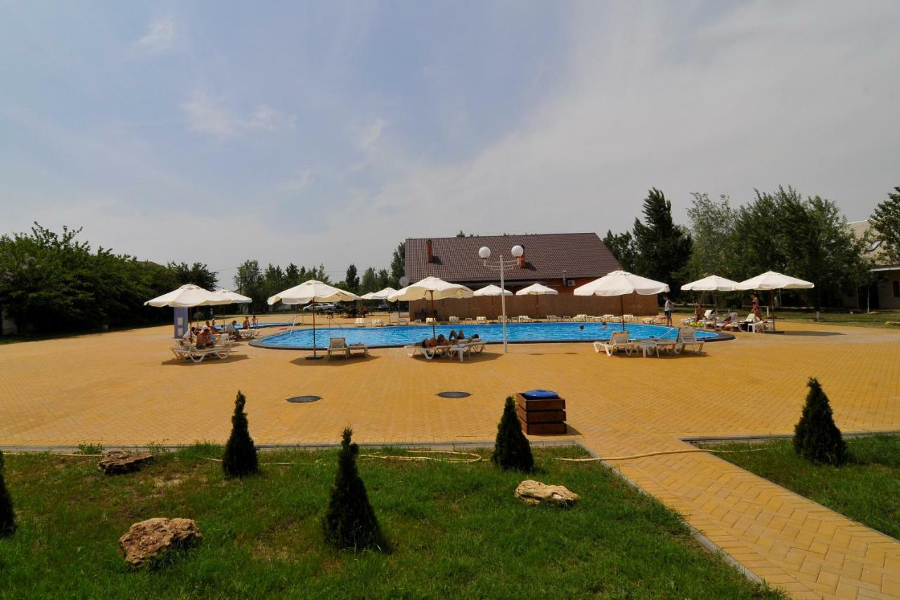 База Відпочинку "Сонячна" Primorskoje Exteriör bild